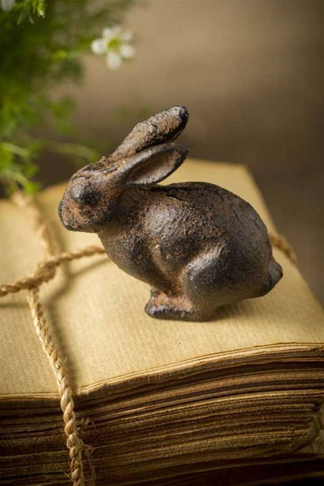 Mini Cast Iron Rabbit