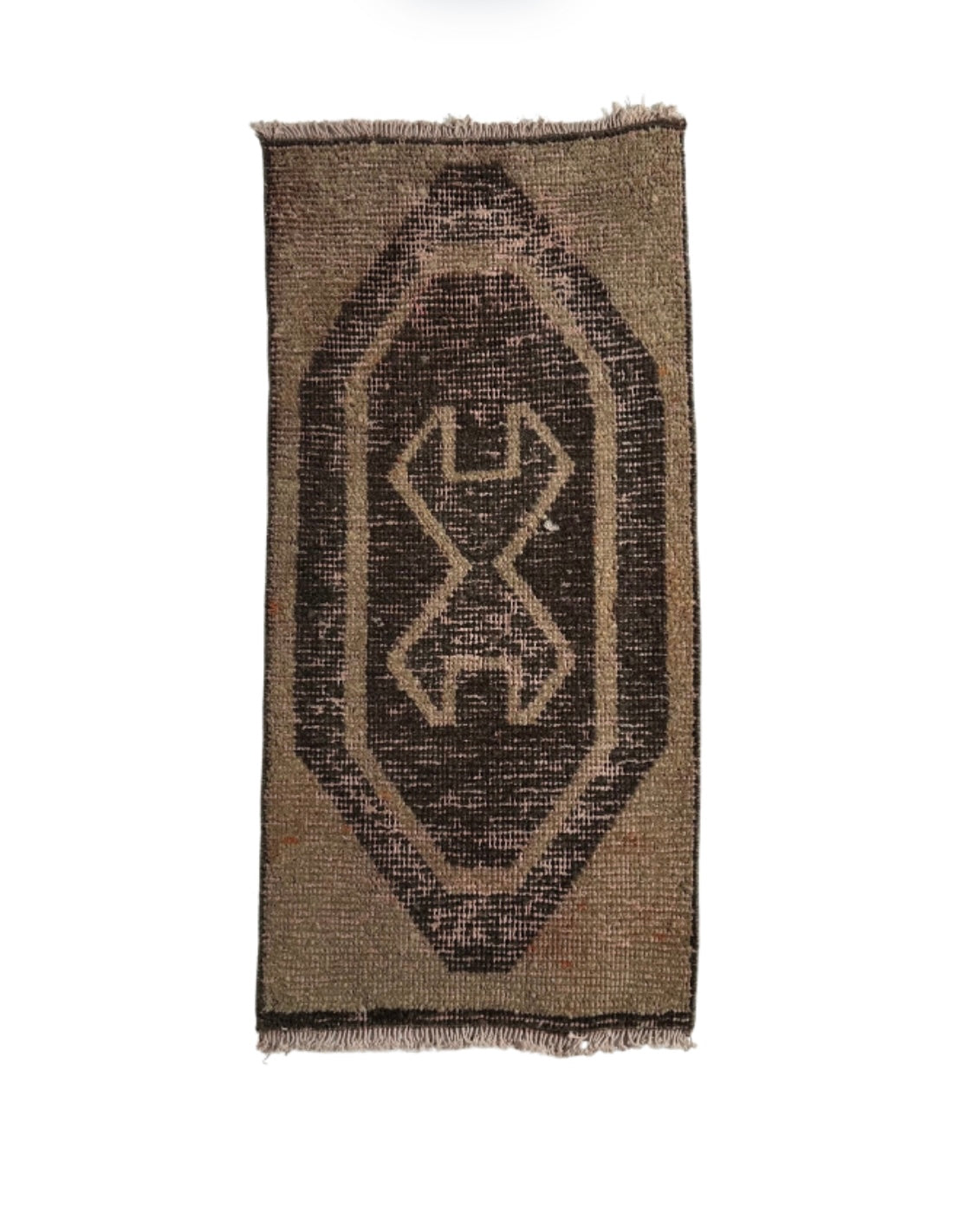 Vintage Rug Chessie