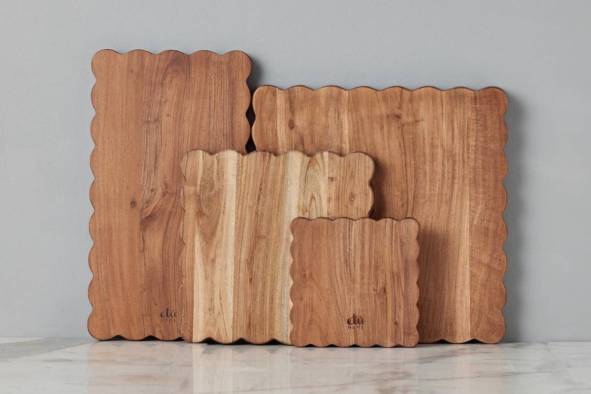 Scalloped Cutting Board ~ L