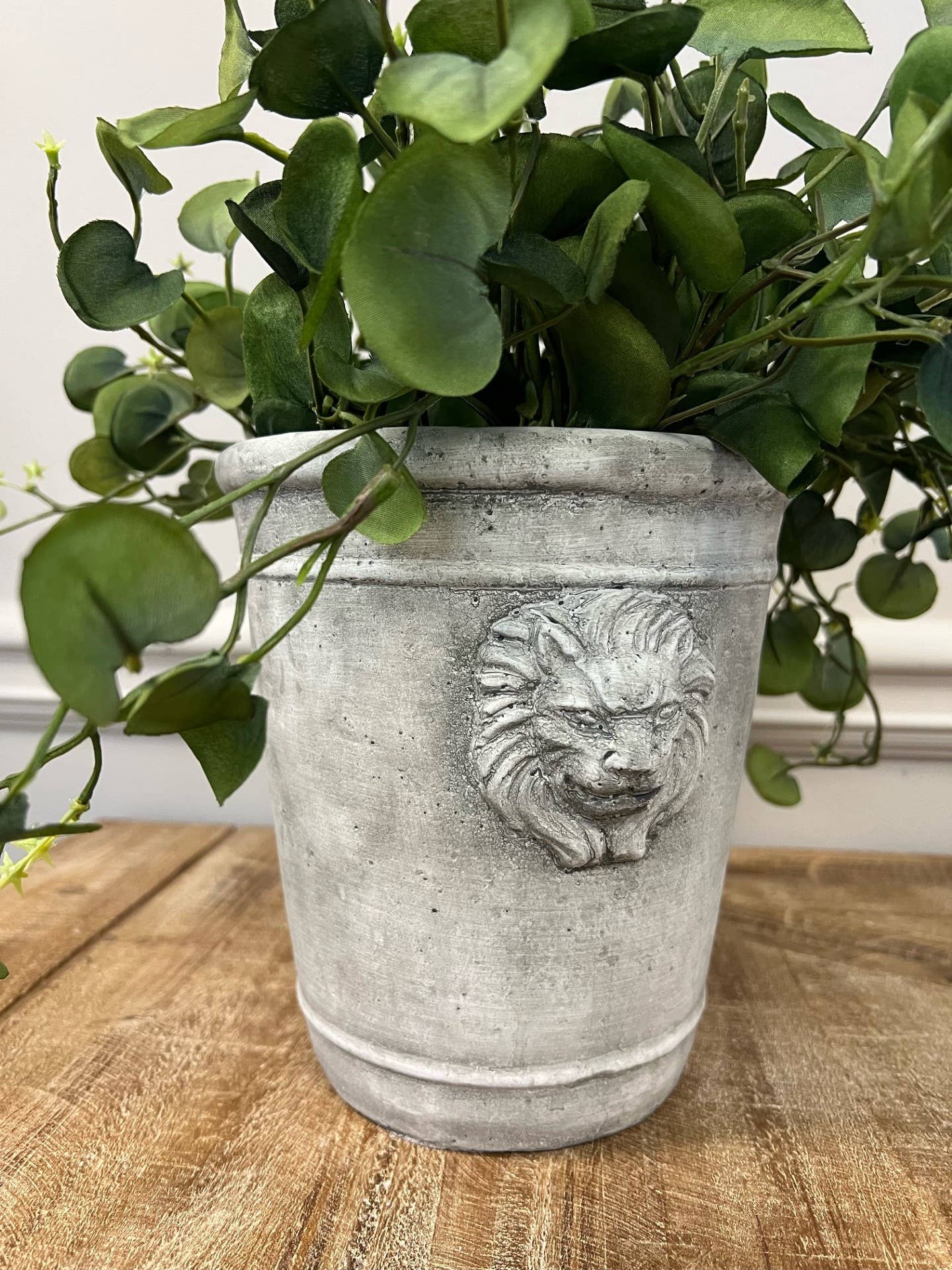Lion Cement Planter